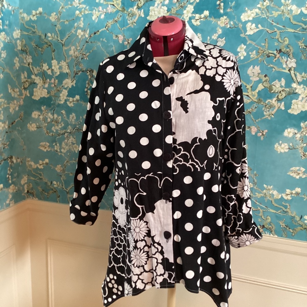 Black & White  multi design top